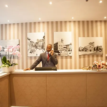 Re Enzo Hotel