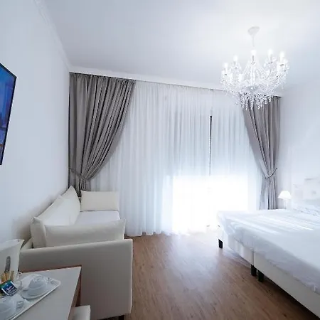 Re Enzo Hotel