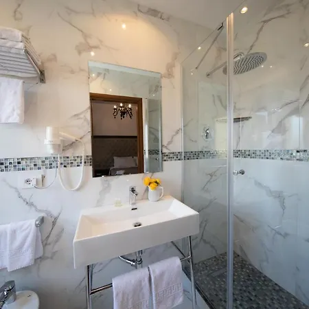 Re Enzo Hotel 4*